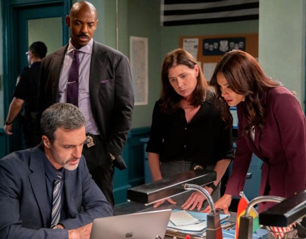 Reid Scott as Det. Vincent Riley, Mehcad Brooks as Det. Jalen Shaw, Maura Tierney as Lieutenant Jessica Brady, Odelya Halevi as ADA Samantha Maroun on 