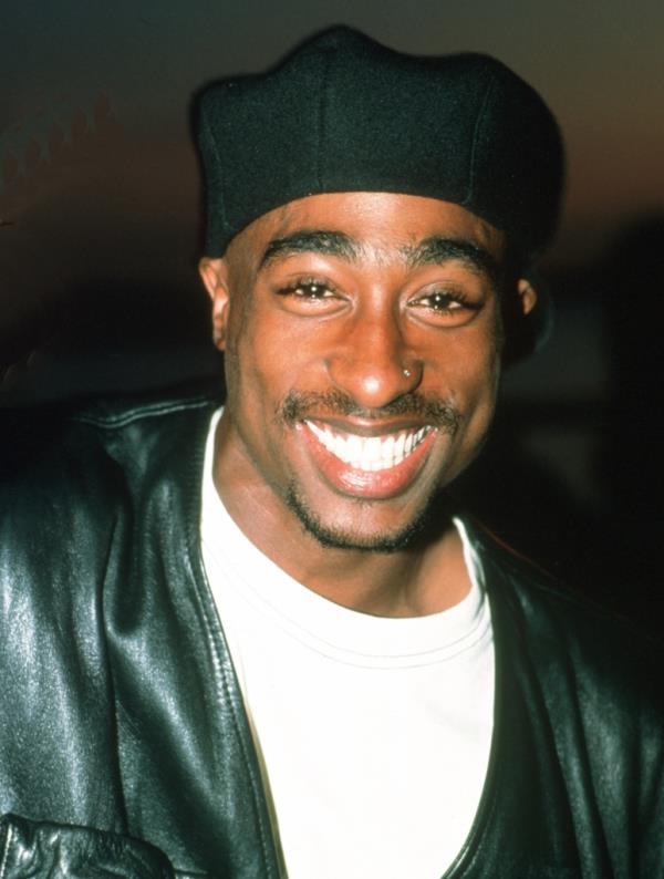 NEW YORK - JULY 23:  Rapper Tupac Shakur performs o<em></em>nstage at the Palladium on July 23, 1993 in New York, New York. (Photo by Al Pereira/Michael Ochs Archives/Getty Images)