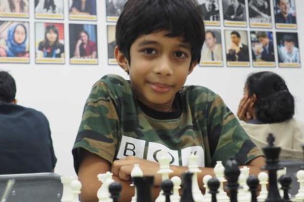 Precocious competitor Ashwath Kaushik, of Singapore, defeated 37-year-old Polish grandmaster Jacek Stopa in the fourth round of the Burgdorfer Stadthaus Open in Switzerland over the weekend, Chess.com reported.