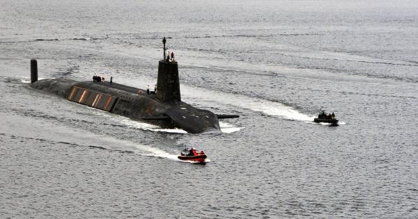 英国皇家海军三叉戟潜艇跳入“危险区域”，140人差点死亡