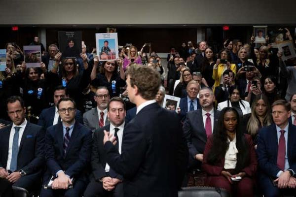 Image for article titled Zuckerberg Just Had the Most Humiliating Day of His Life, But His Hair Looked Great