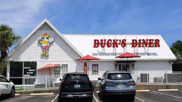 When Hazel's Nook in Gulf Shores closed in July 2024, new ownership made it a second location of Duck's Diner, which has operated in Orange Beach for more than 20 years.